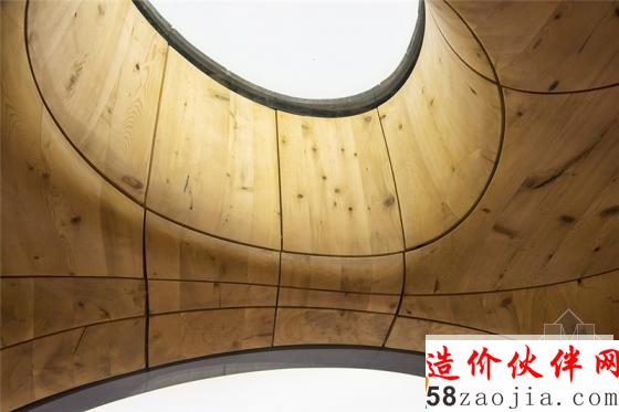 臨水而居!休倫湖邊夢(mèng)幻“洞穴”桑拿房