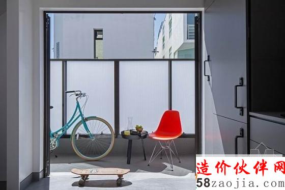 簡(jiǎn)約不單調(diào)!威尼斯31平“微型”公寓