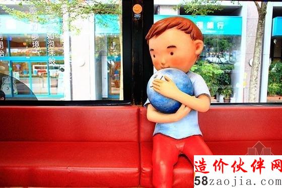 車上唯一的乘客,就是收留月亮的小男孩
