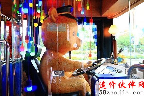 上車就可看見的小熊司機(jī)