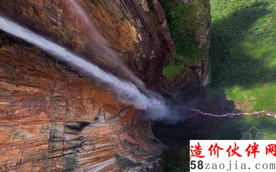 只有從其頂部飛過,你才能發(fā)現(xiàn)委內(nèi)瑞拉天使瀑布的壯觀