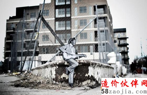 街道上的木制微型藝術(shù)形象