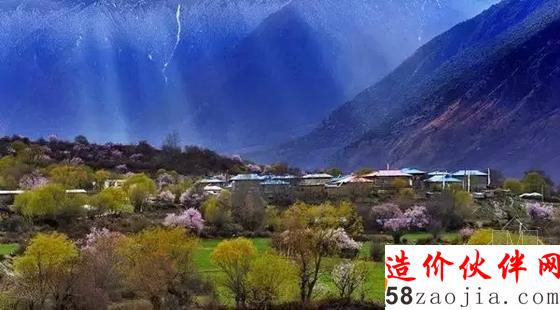 西藏林芝“桃花溝”