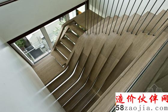 柔美優(yōu)雅的線條!印度鏤空雕塑樓梯公寓
