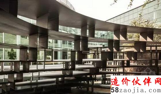 韓國(guó)圍繞廢舊煙囪創(chuàng)作的鐵質(zhì)臺(tái)階景觀