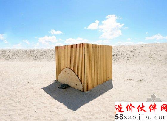 十四位設(shè)計(jì)師構(gòu)建沙灘上的膠囊旅館