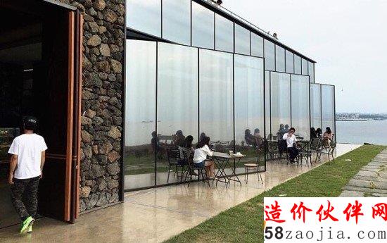 這哪是咖啡館,分明是藝術(shù)館,果然權(quán)總裁還是追求藝術(shù)至高無上!這環(huán)境在黃昏的時(shí)候邊喝咖啡邊看日落,幫幫噠!反正濟(jì)州島是免簽,任性的人就要體驗(yàn),準(zhǔn)備著跟霸道愛賣萌的權(quán)總裁同居,是什么樣的感受呢?