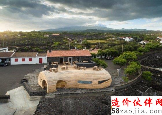 大膽地使用木材之后,一家老餐館就完全變了樣子