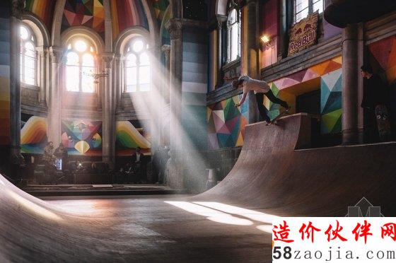 100多歲的廢棄教堂 藝術(shù)家讓它綻放了更奪目的光彩