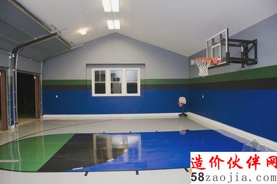 你能猜到日本這棟民宅里有個(gè)籃球場(chǎng)嗎?