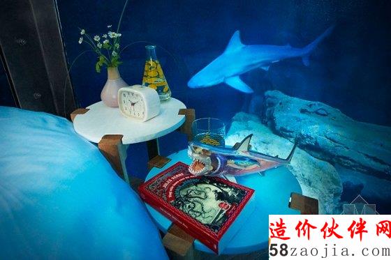 360度全透明水下居所 與鯊魚同居是怎樣一種體驗?