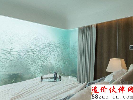 第一座浮動(dòng)別墅已經(jīng)基本建成,占地4000平方英尺(約372平方米)。