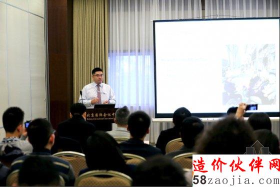 15年第十屆由設(shè)博會(huì)和騰訊網(wǎng)·亞太家居聯(lián)合主辦的“家居設(shè)計(jì)的品牌締造”分論壇