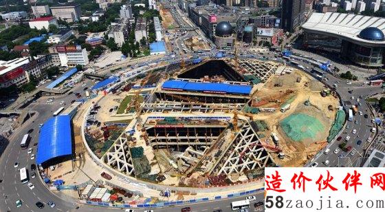 建設(shè)中的武漢光谷廣場綜合體全貌