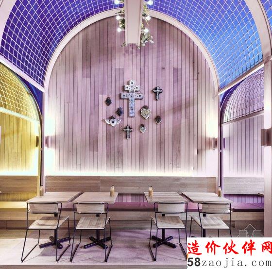 被色彩吞沒了的餐廳