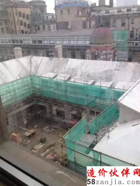 封頂現(xiàn)場