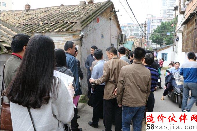 吳建林常委帶隊深入保障房項目工地現(xiàn)場辦公5