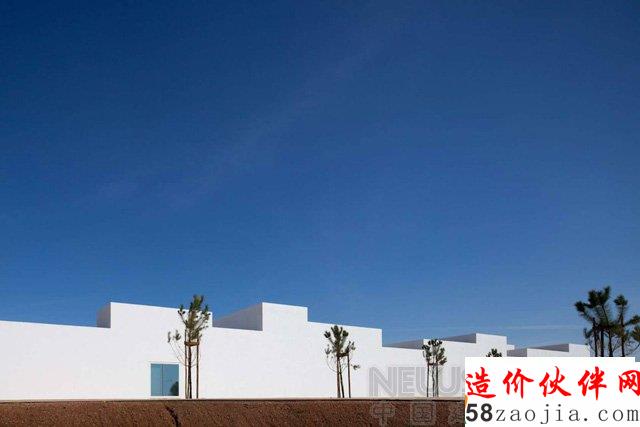 描繪孩子們蠢蠢欲動的記憶的方形建筑