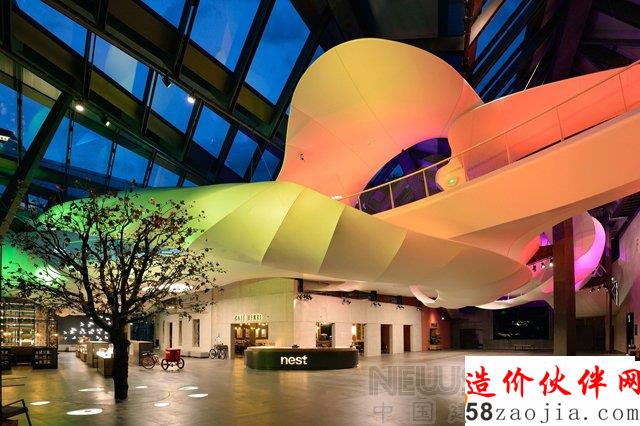 工業(yè)遺址變身成華麗的巢穴體驗(yàn)館
