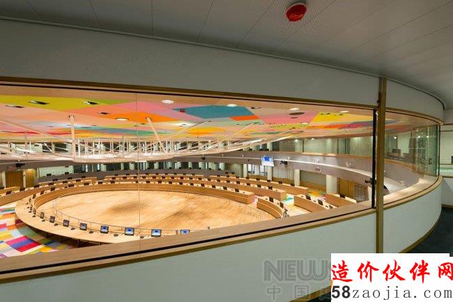 歐盟新總部:保留遺跡并在內(nèi)部孵化了一顆蛋