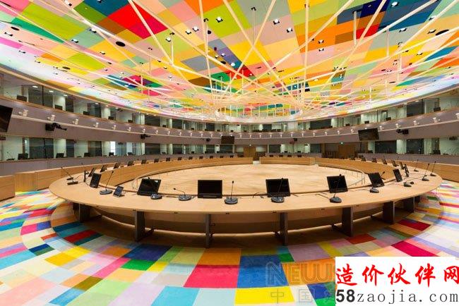 歐盟新總部:保留遺跡并在內(nèi)部孵化了一顆蛋