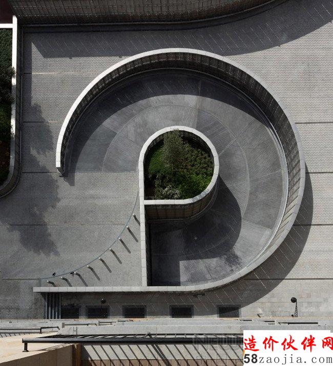 歐盟新總部:保留遺跡并在內(nèi)部孵化了一顆蛋