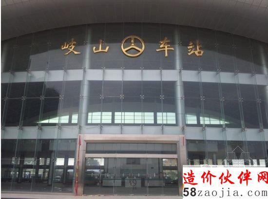 揭陽(yáng)岐山車(chē)站負(fù)責(zé)人認(rèn)為,選址不當(dāng)、配套設(shè)施存短板是主因。 揭陽(yáng)岐山車(chē)站負(fù)責(zé)人認(rèn)為,選址不當(dāng)、配套設(shè)施存短板是主因。